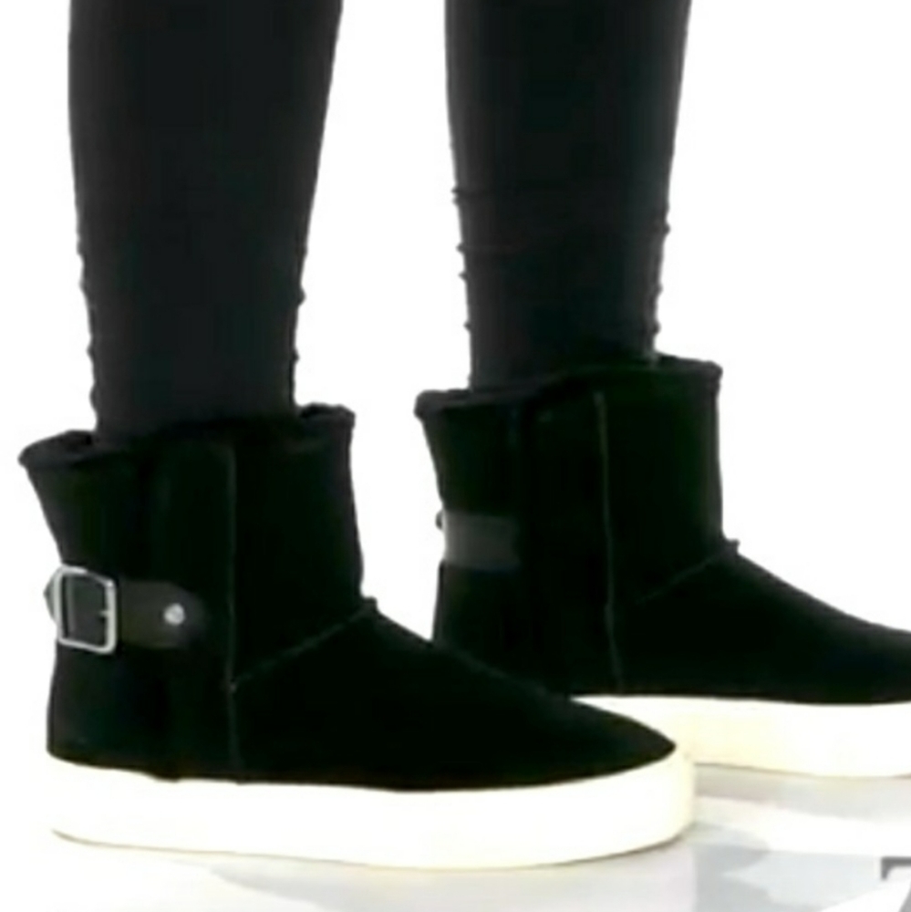 UGG Aika Boots